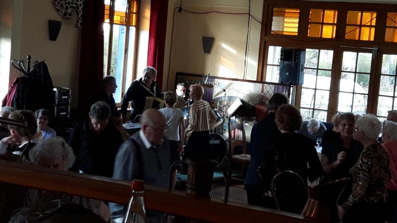 Aux Trois Rois Hotel Pont-Sur-Yonne Eksteriør billede
