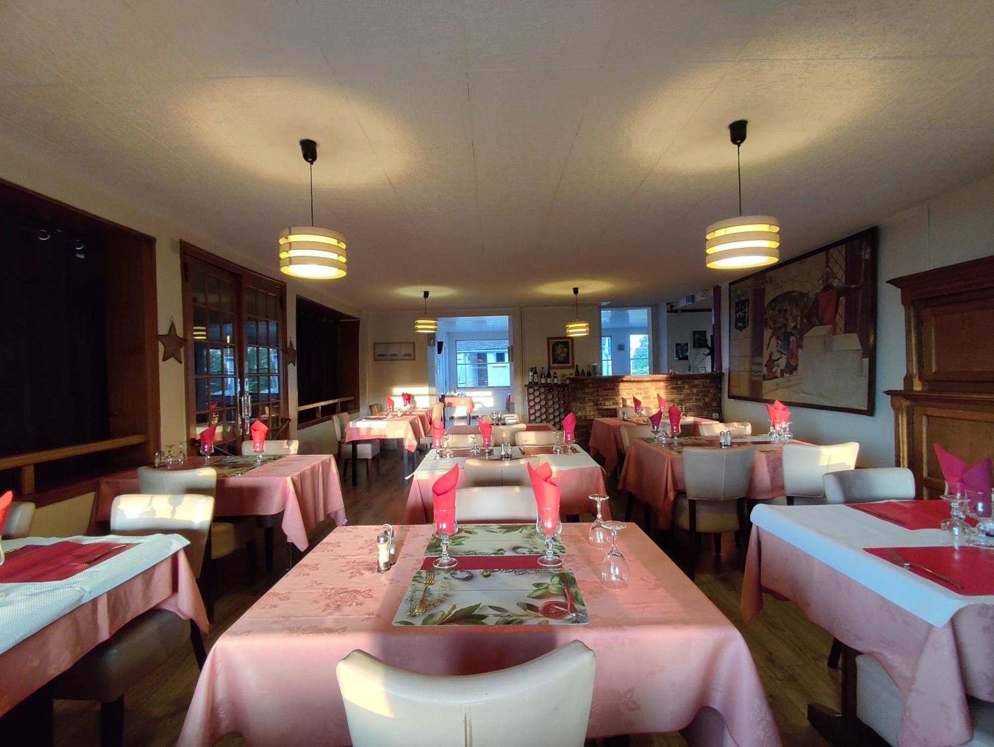 Aux Trois Rois Hotel Pont-Sur-Yonne Eksteriør billede
