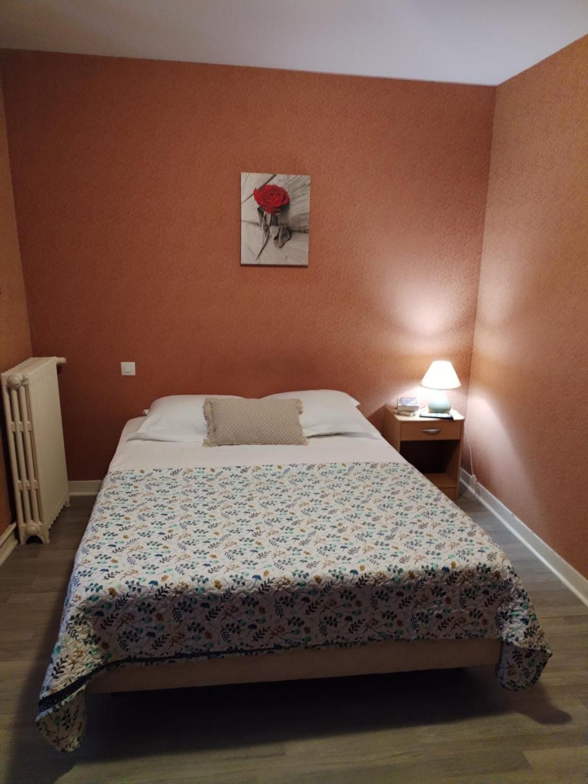 Aux Trois Rois Hotel Pont-Sur-Yonne Eksteriør billede