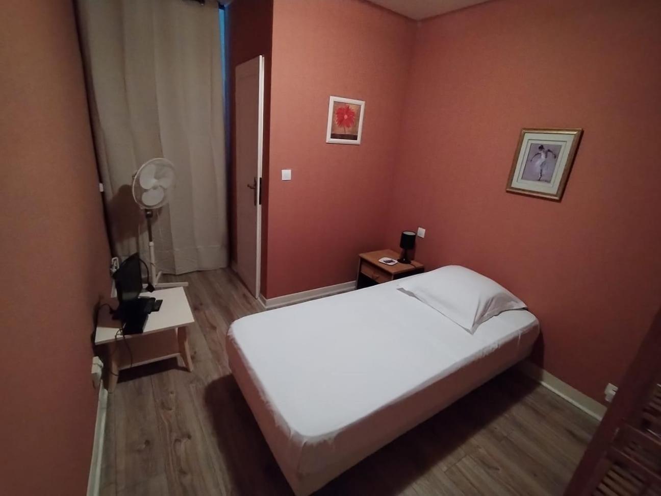 Aux Trois Rois Hotel Pont-Sur-Yonne Eksteriør billede