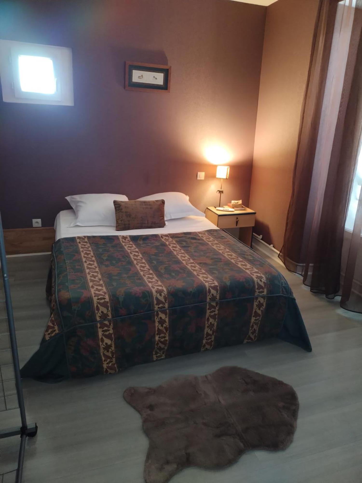 Aux Trois Rois Hotel Pont-Sur-Yonne Eksteriør billede
