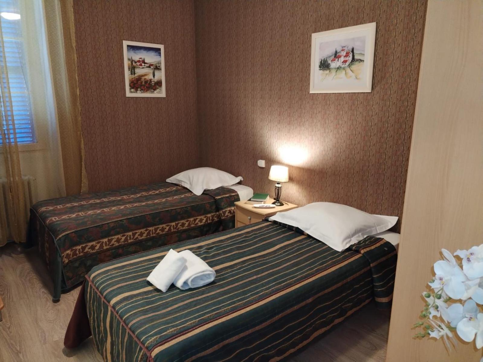 Aux Trois Rois Hotel Pont-Sur-Yonne Eksteriør billede