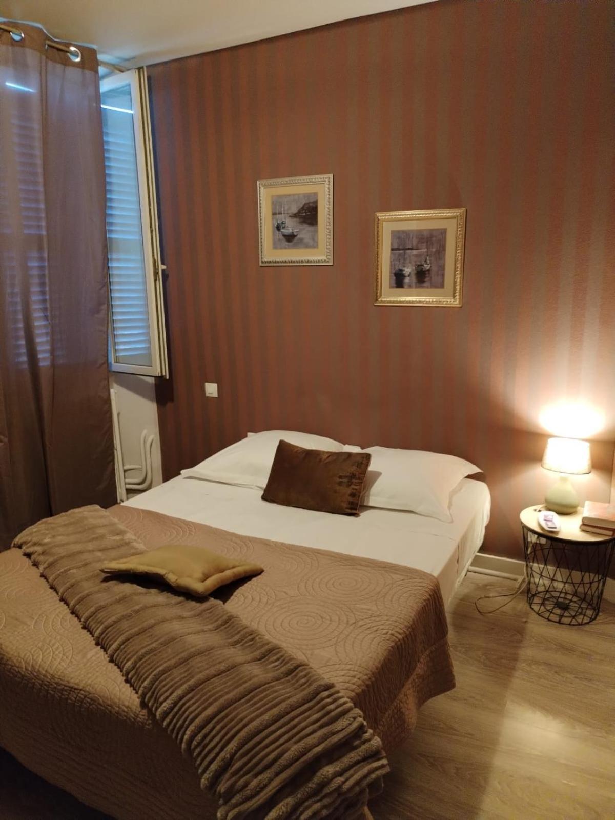 Aux Trois Rois Hotel Pont-Sur-Yonne Eksteriør billede