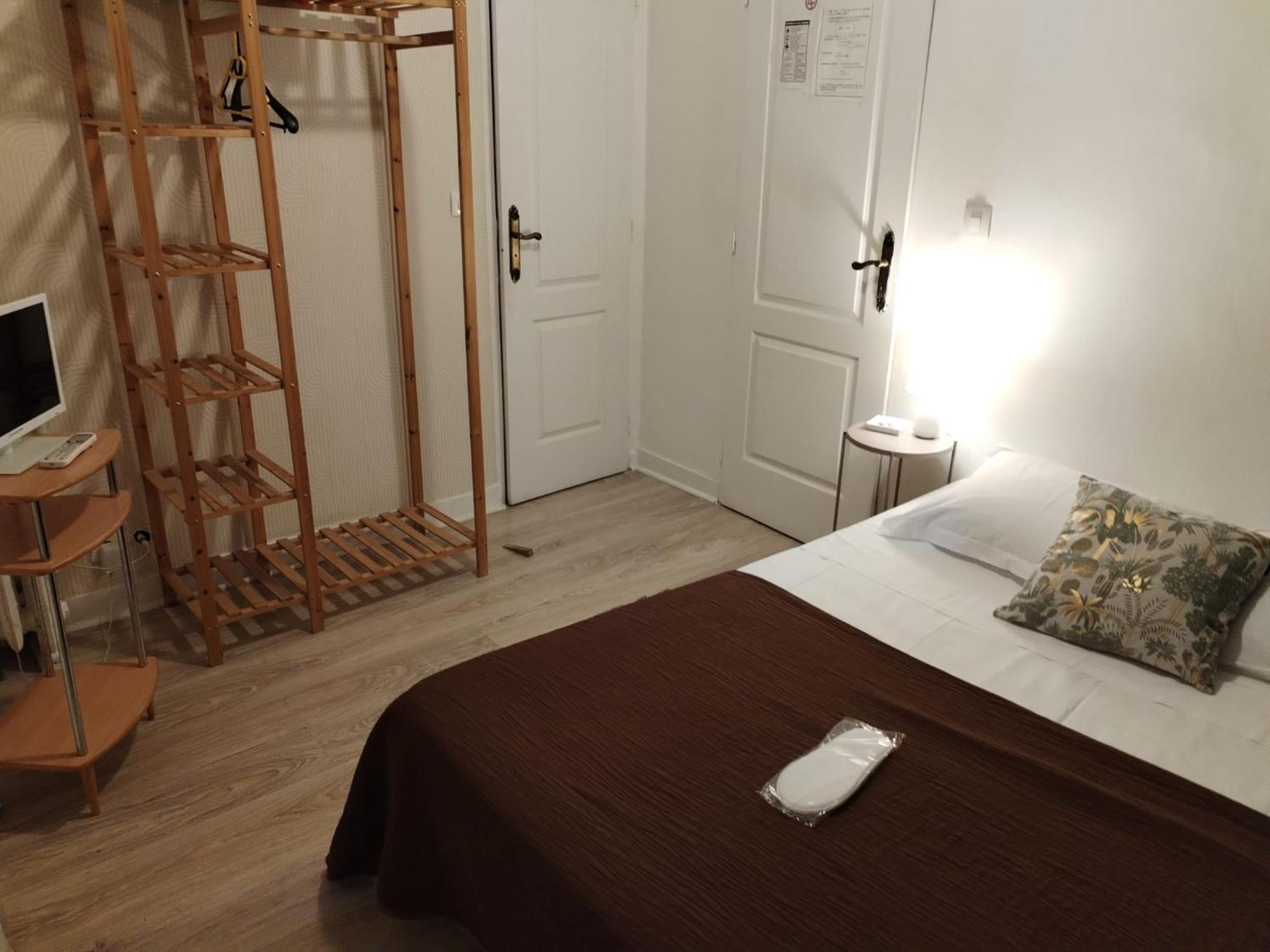 Aux Trois Rois Hotel Pont-Sur-Yonne Eksteriør billede