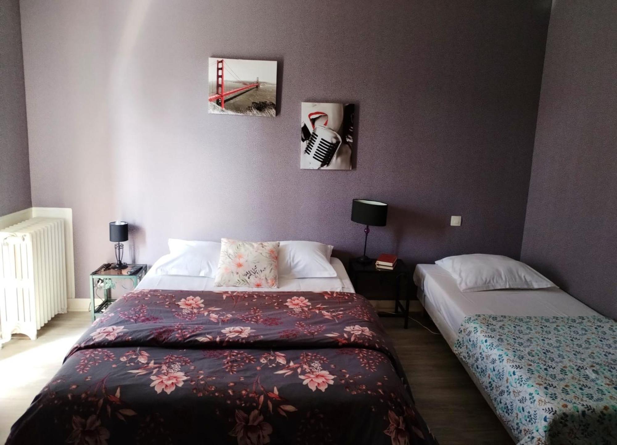 Aux Trois Rois Hotel Pont-Sur-Yonne Værelse billede